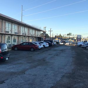 Tyler Inn & Suites